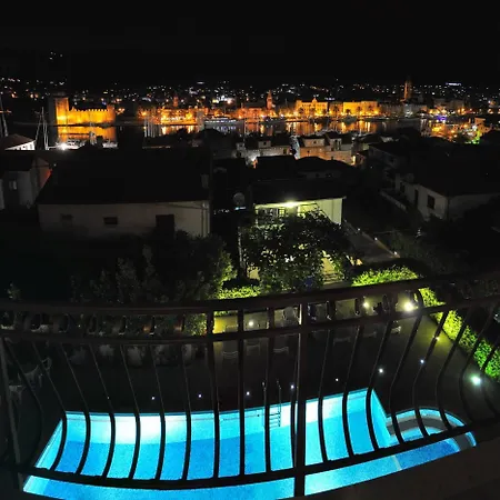 Stunning View With Balcony Apartment