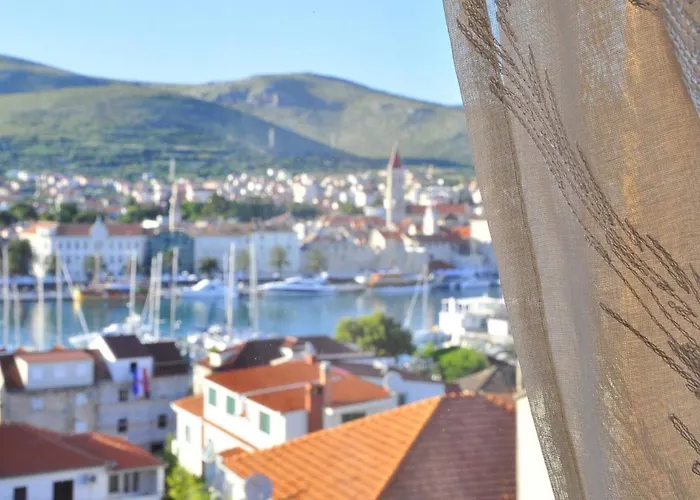 Stunning View With Balcony Апартаменты Трогир