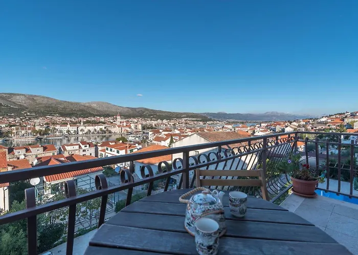 Stunning View With Balcony Daire *