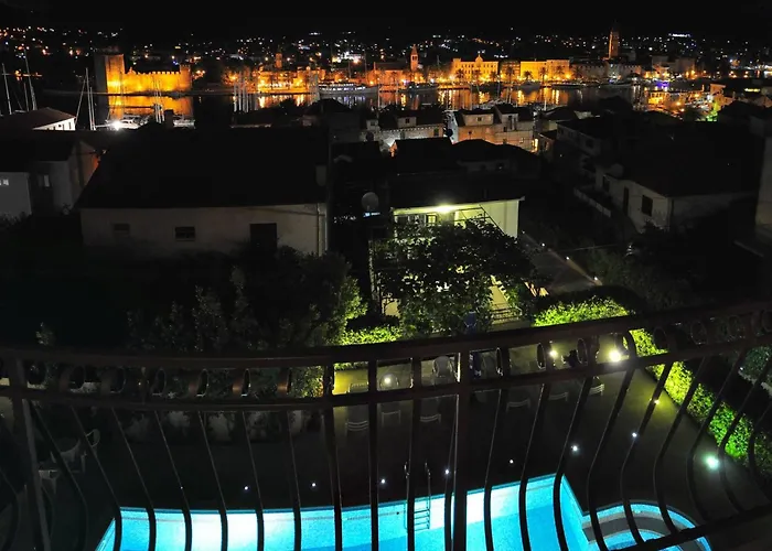 Stunning View With Balcony Daire
