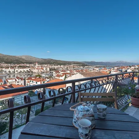 Stunning View With Balcony 아파트 *